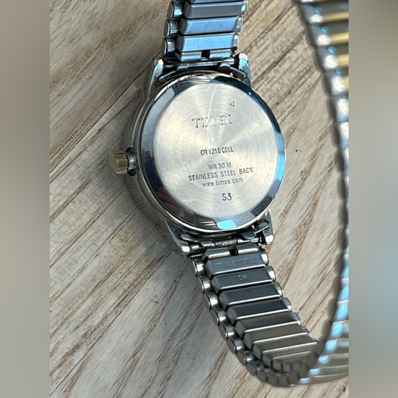 Timex Ladies Watch Indiglo White Dial Two Tone Stainless Bracelet Date Window - Picture 8 of 9